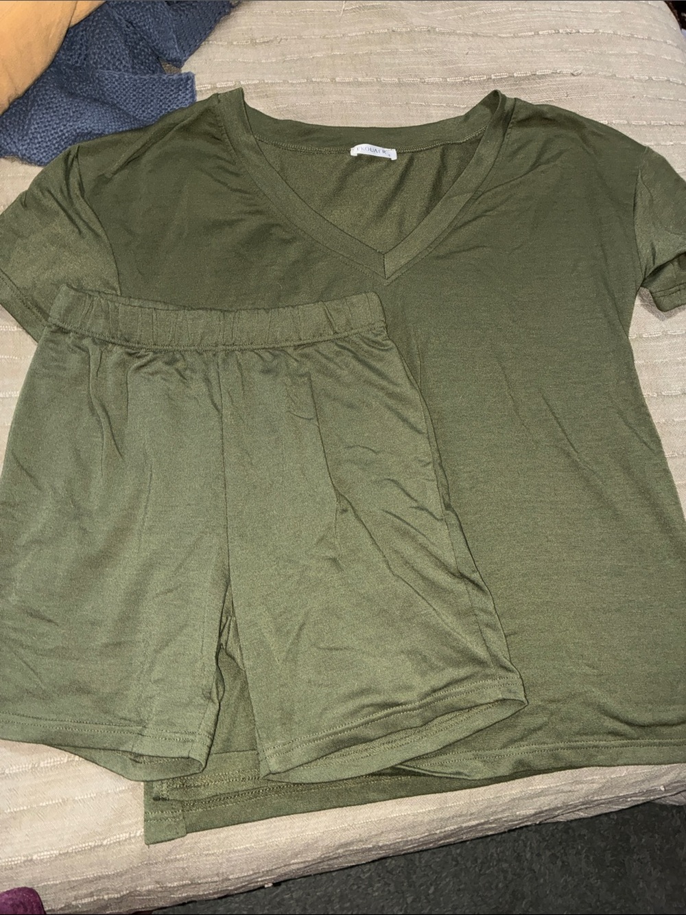 Women's V-Neck Short Sleeve Tee in Olive by